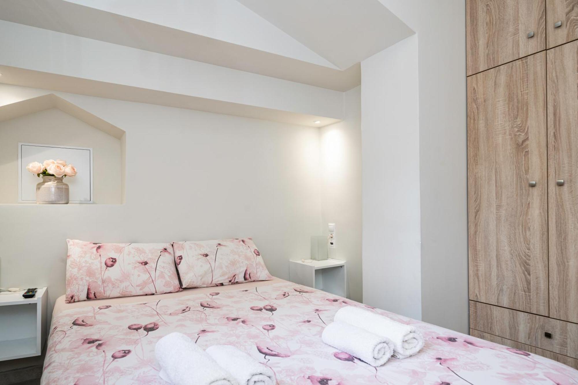 Neon Apartment, Modern, High Quality, Central Apt, Heraklion City Экстерьер фото